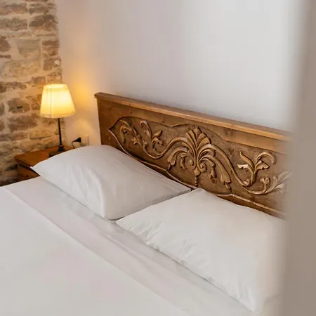 호텔 4 Gjirokastër