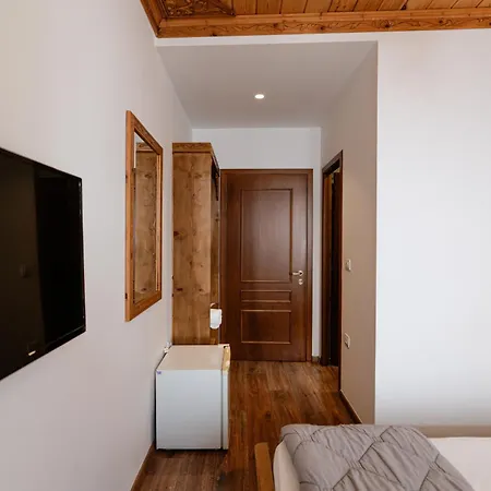 4 Gjirokastër
