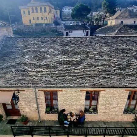 מלון 4