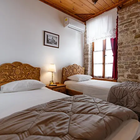 4 호텔 Gjirokastër